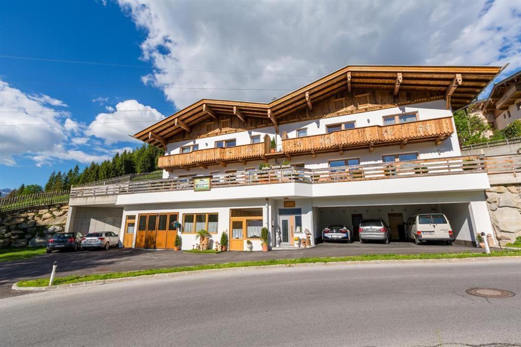 Ferienwohnung Natural B Герлосберг Екстериор снимка